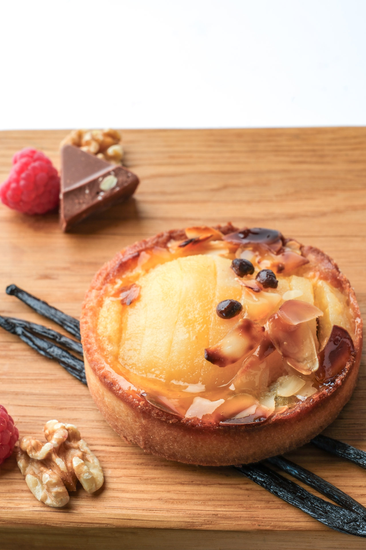 Tartelette poire, vanille et éclats de chocolat